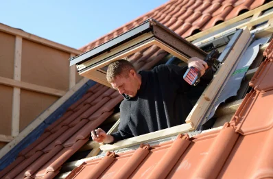 Pose de fenêtres de toit Velux à Tiranges